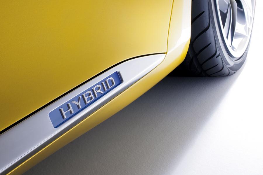  Lexus LF-Ch Compact Concept 2009 года  (фото 10 из 26)